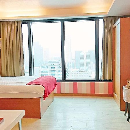 85旅行家 Lägenhet Kaohsiung Exteriör bild