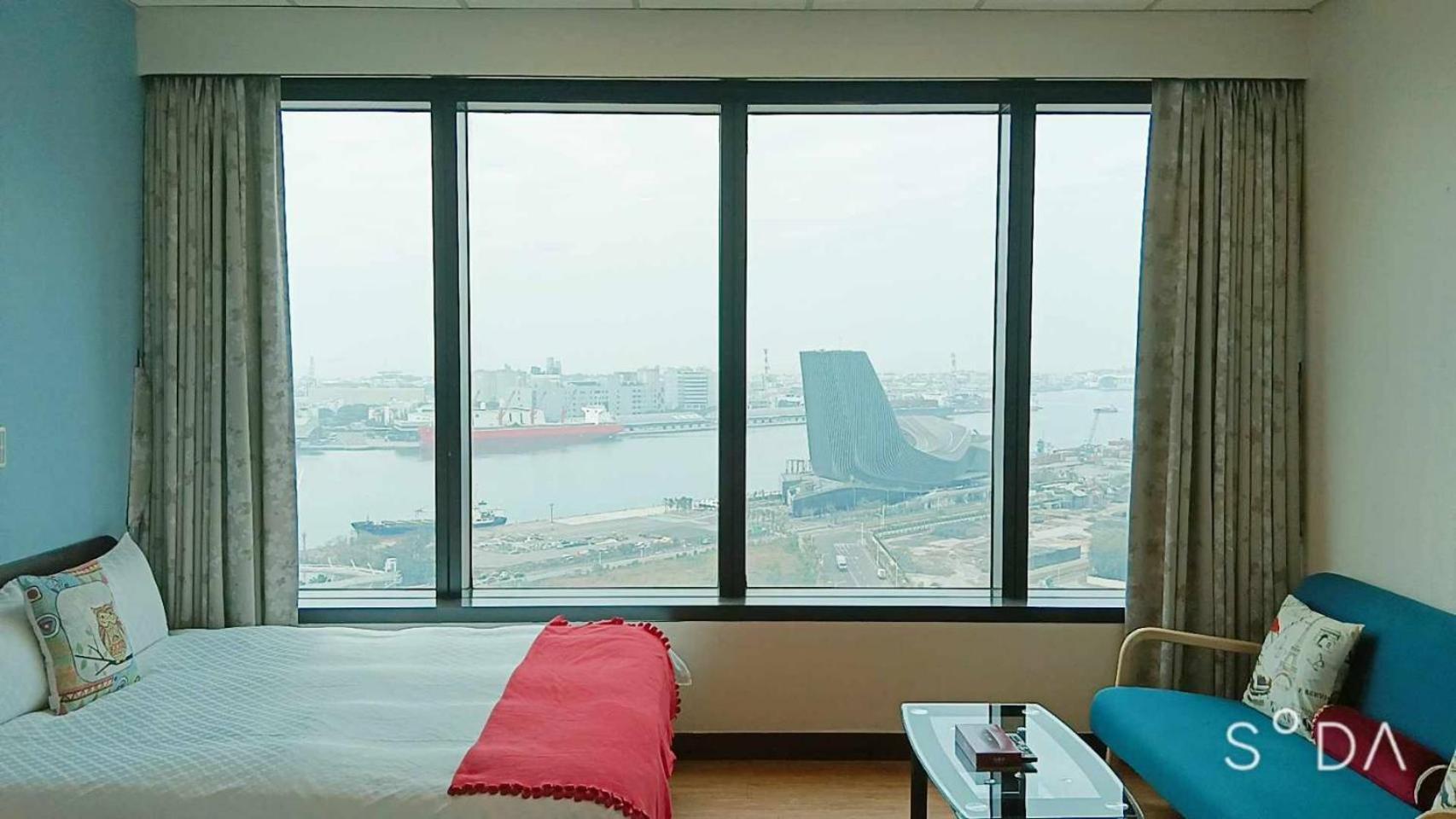 85旅行家 Lägenhet Kaohsiung Exteriör bild